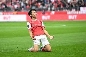 人帅球还踢得好！中村敬斗发个人写真，并表示下赛季进球数超10个